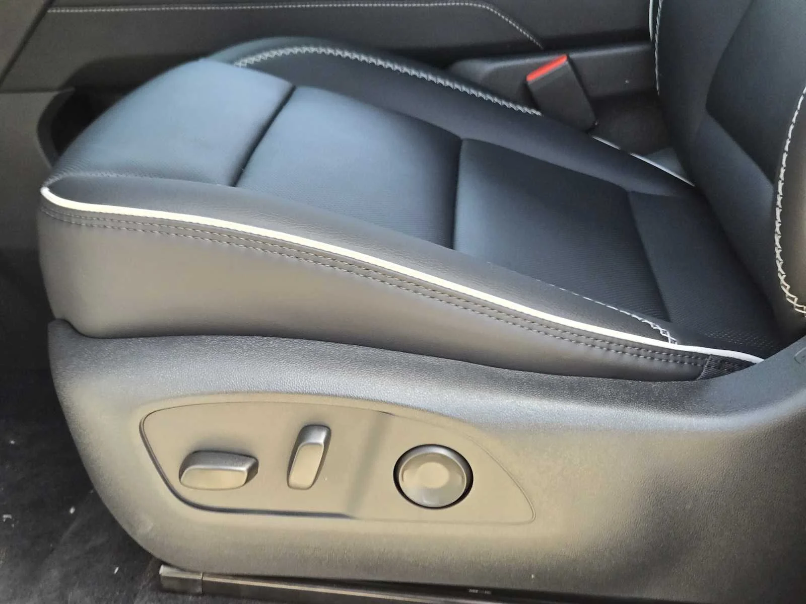 New 2026 Glacier White Tricoat GMC Denali image 16