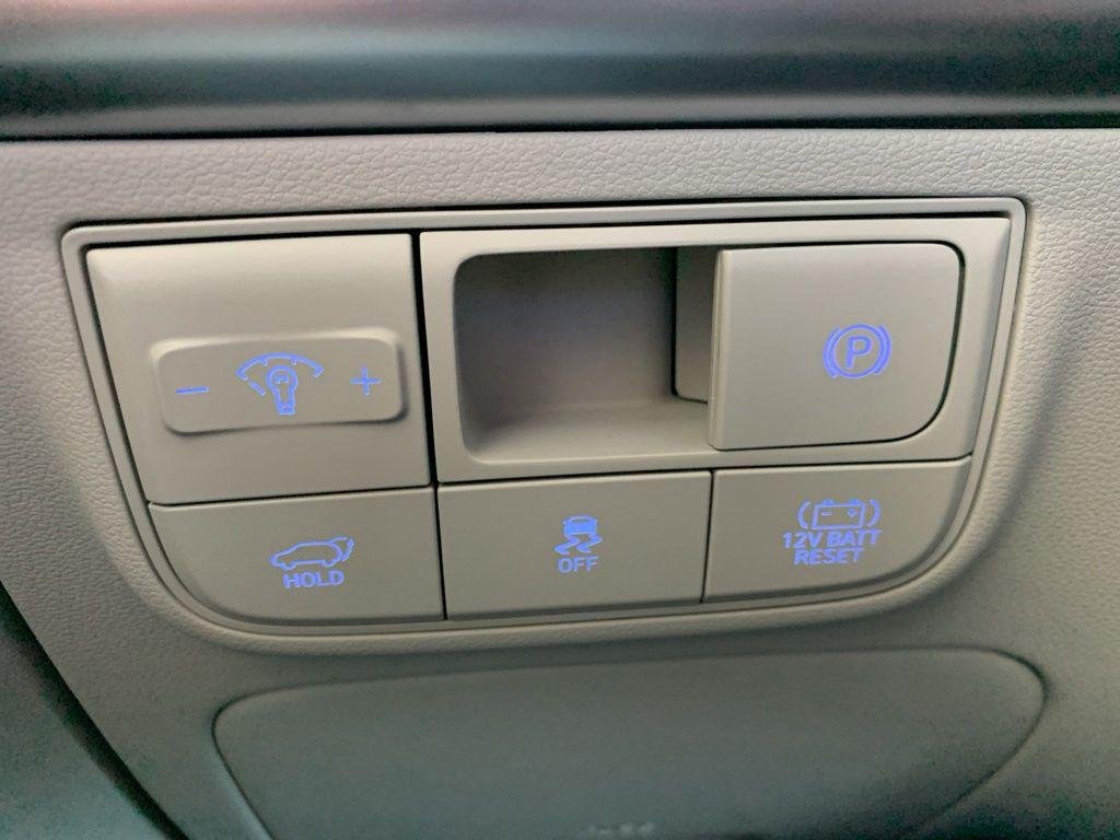 New 2026 White Hyundai SEL AWD image 9