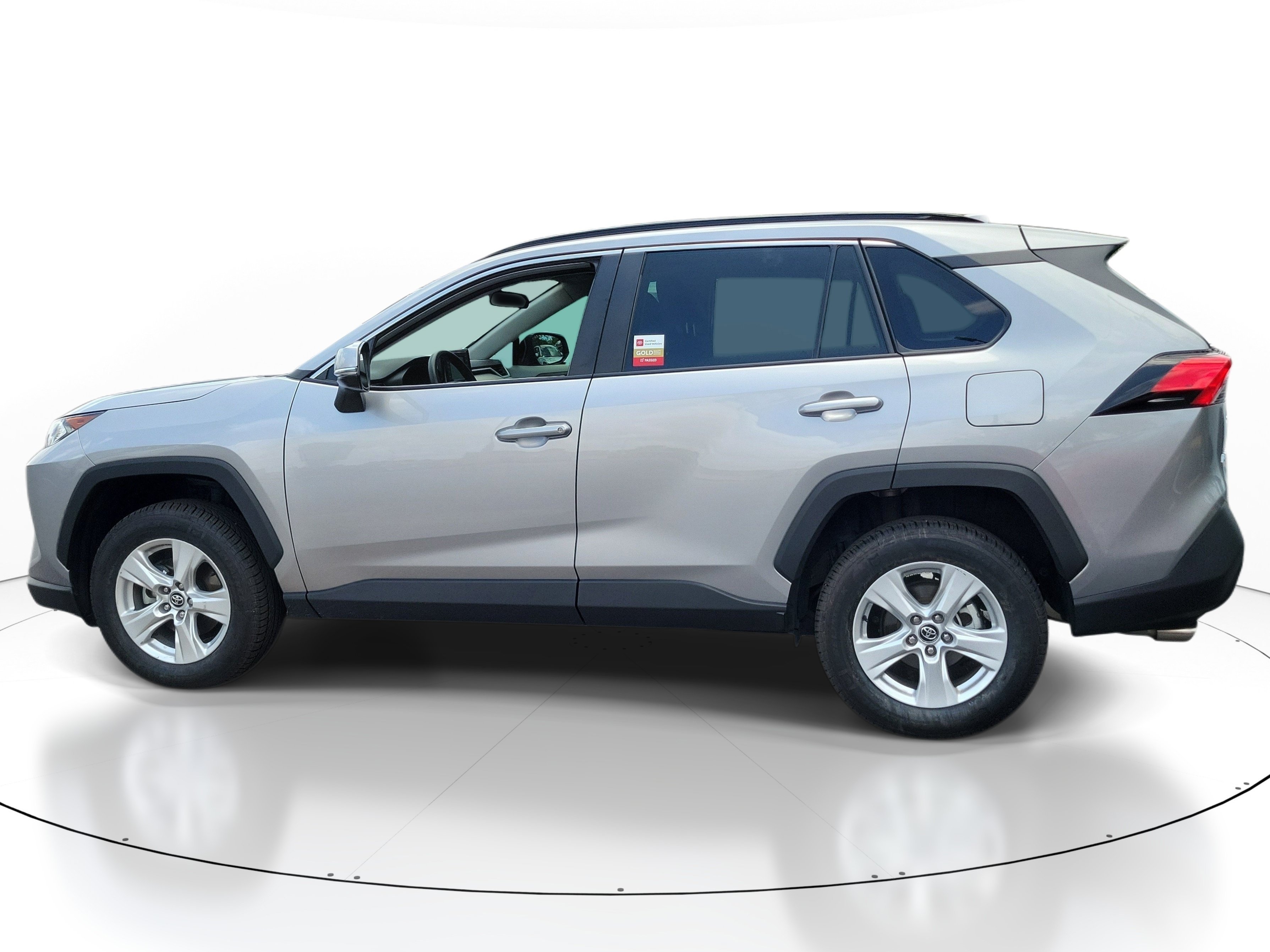 Used 2020 Silver Sky Metallic Toyota XLE image 4