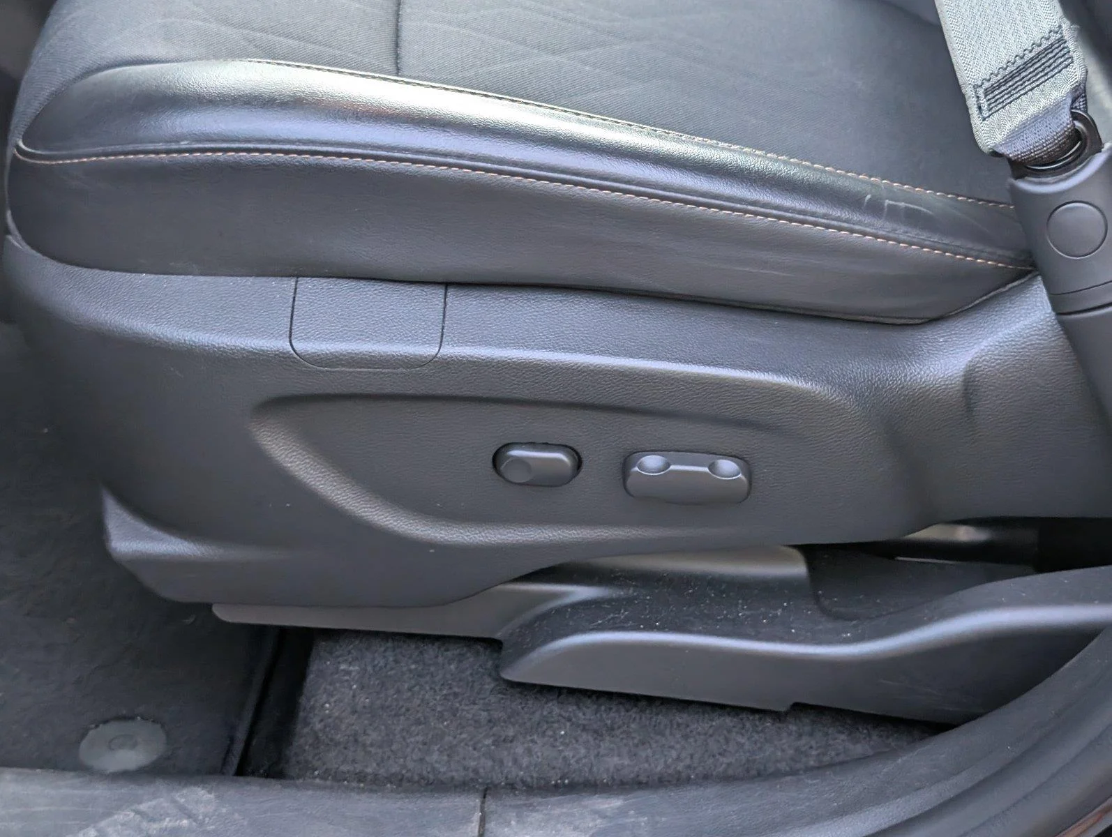 Used 2022 MOSAIC BLACK METALLIC Chevrolet LT image 17