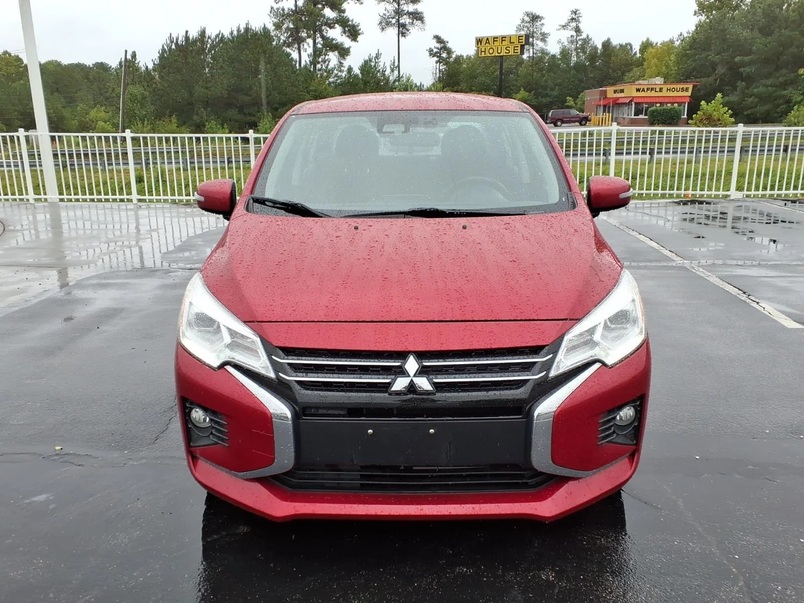 Used 2024  Mitsubishi SE image 8