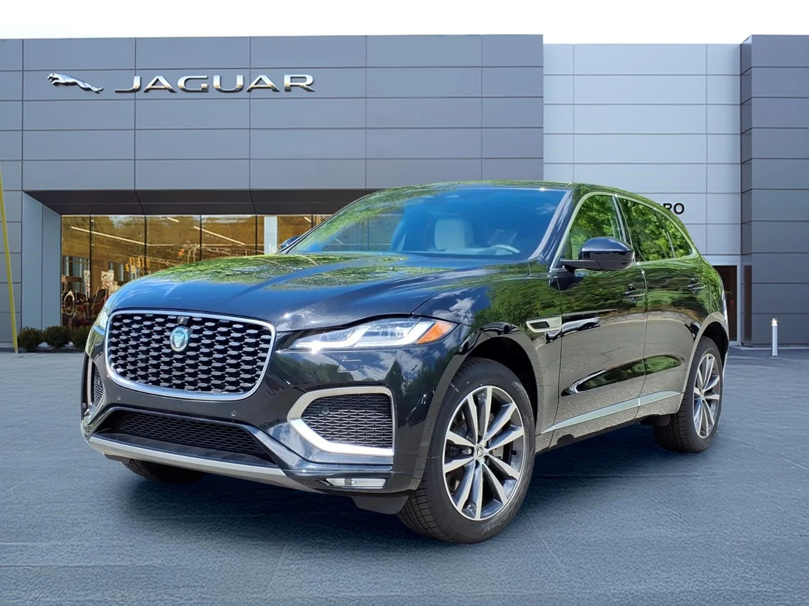 2026 Jaguar F-PACE P250 R-Dynamic S's photo