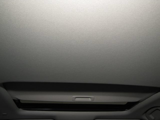 Certified Used 2025 Platinum White Pearl Honda EX-L image 16