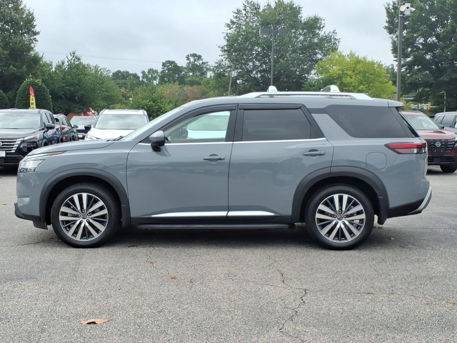 Used 2022 Boulder Gray Pearl Nissan Platinum image 3