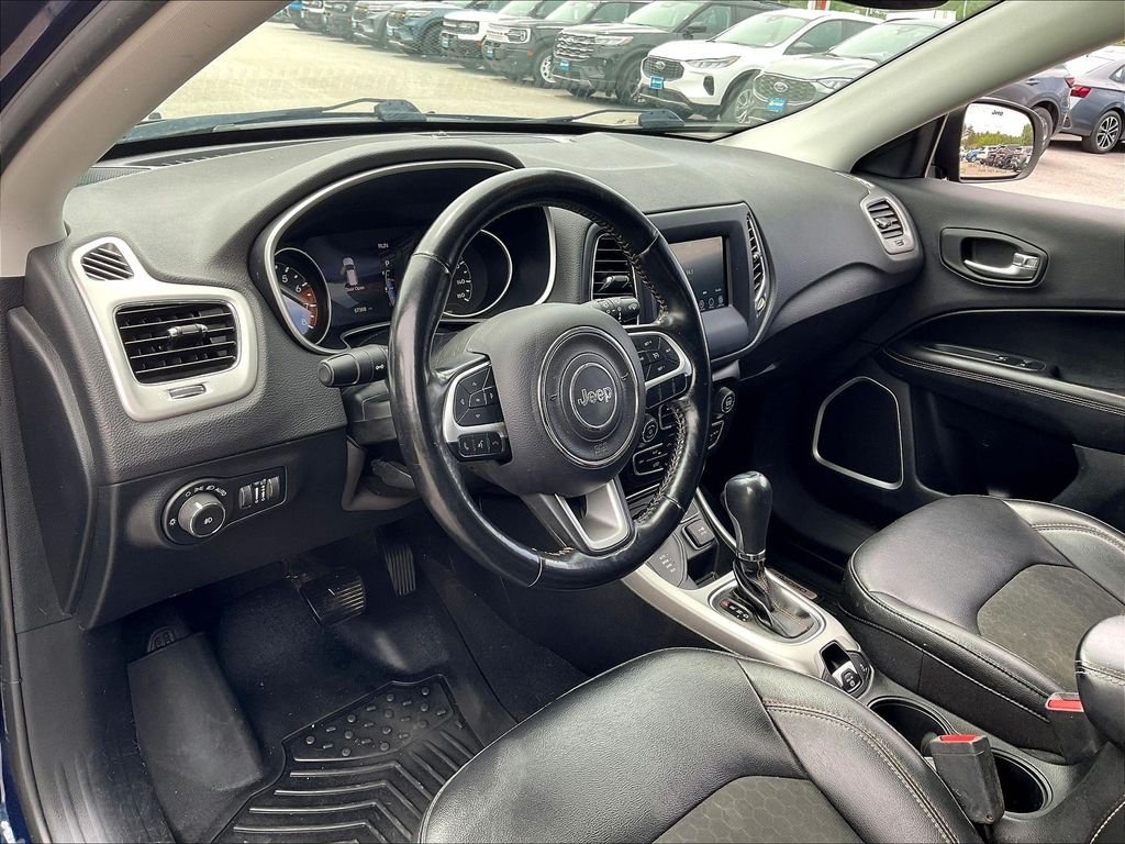 Used 2021 Jazz Blue Pearlcoat Jeep Latitude image 8