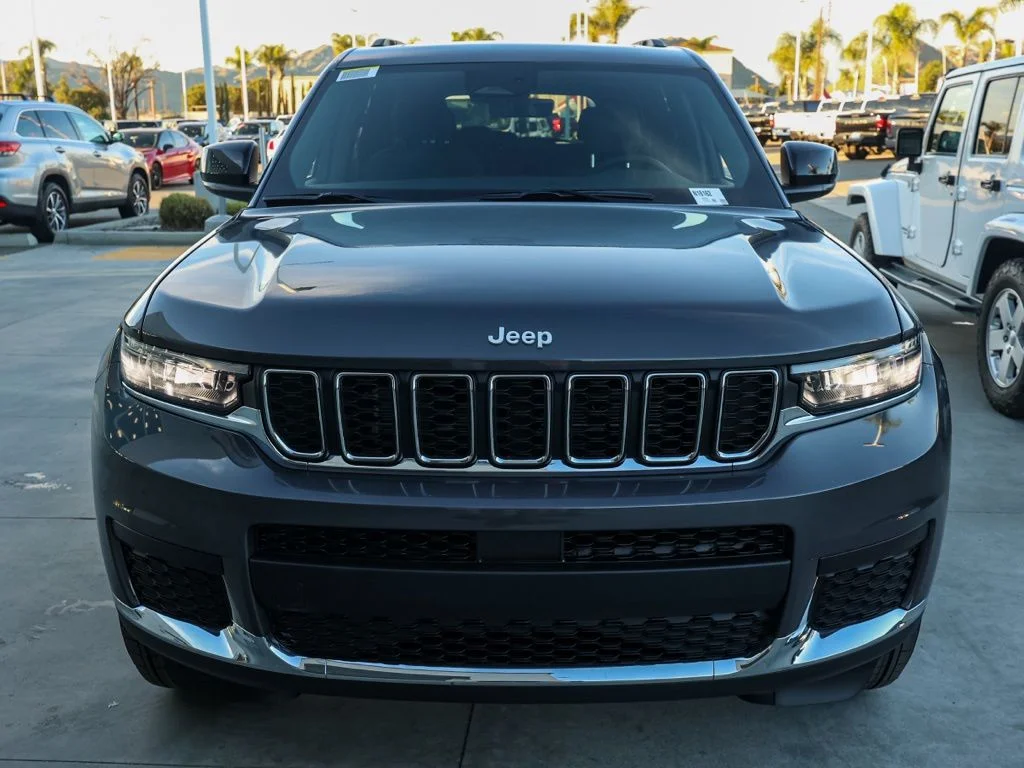 New 2026 Baltic Gray Metallic Clear-Coat Exterior Paint Jeep Laredo image 8