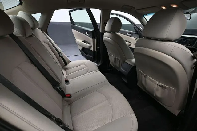 Used 2016 Green Kia LX image 34