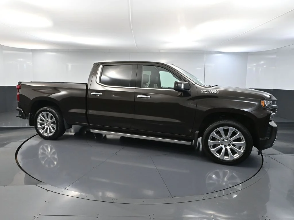 Used 2020 Brown Chevrolet High Country image 3