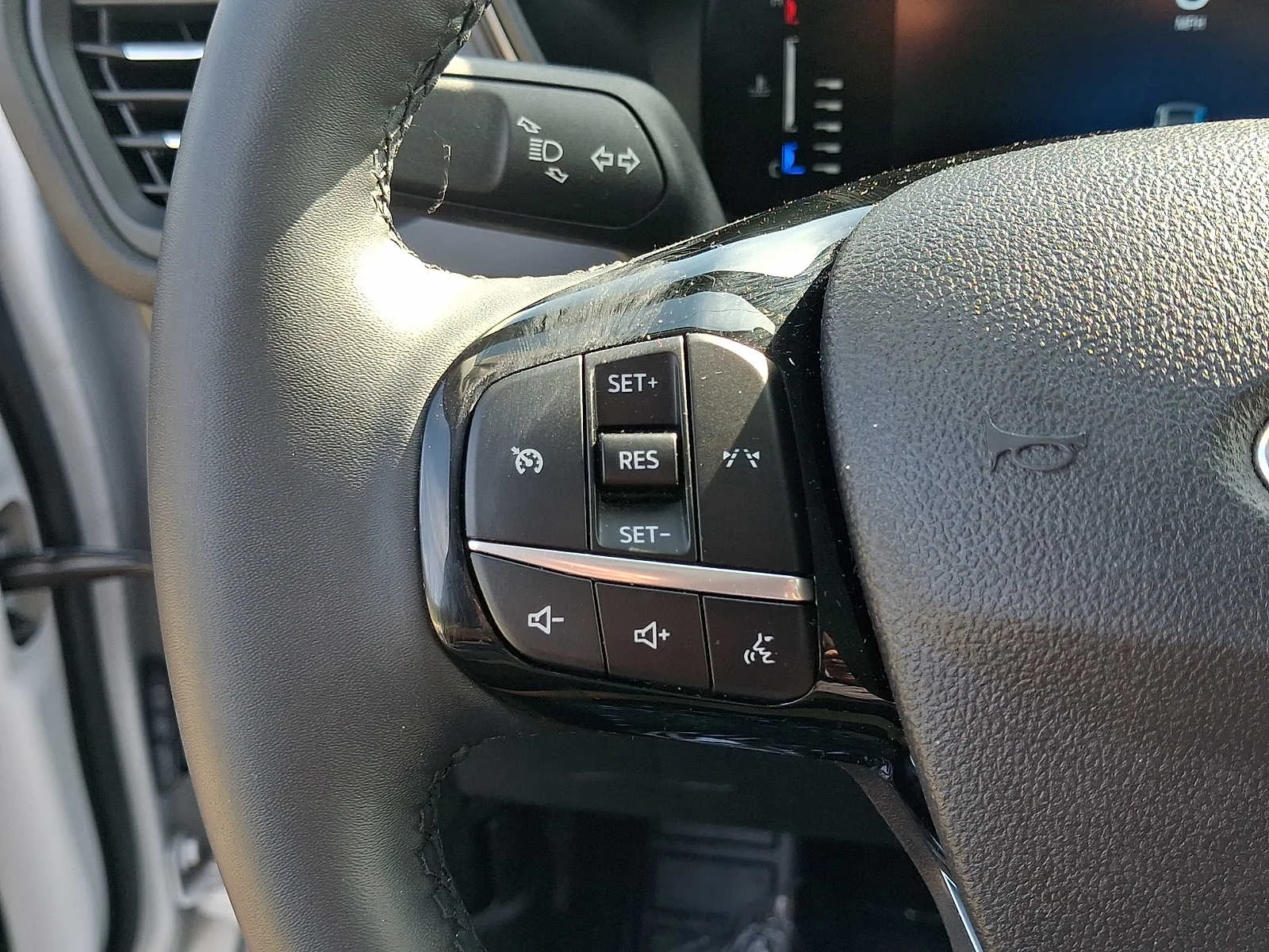 Used 2023 White Ford Active image 21