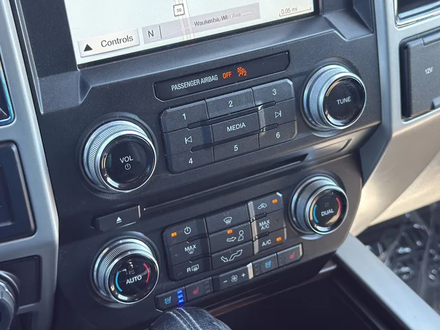 Used 2017 Silver Ford Lariat image 29