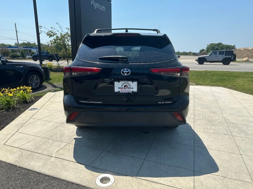 Used 2023 Black Toyota XLE image 4