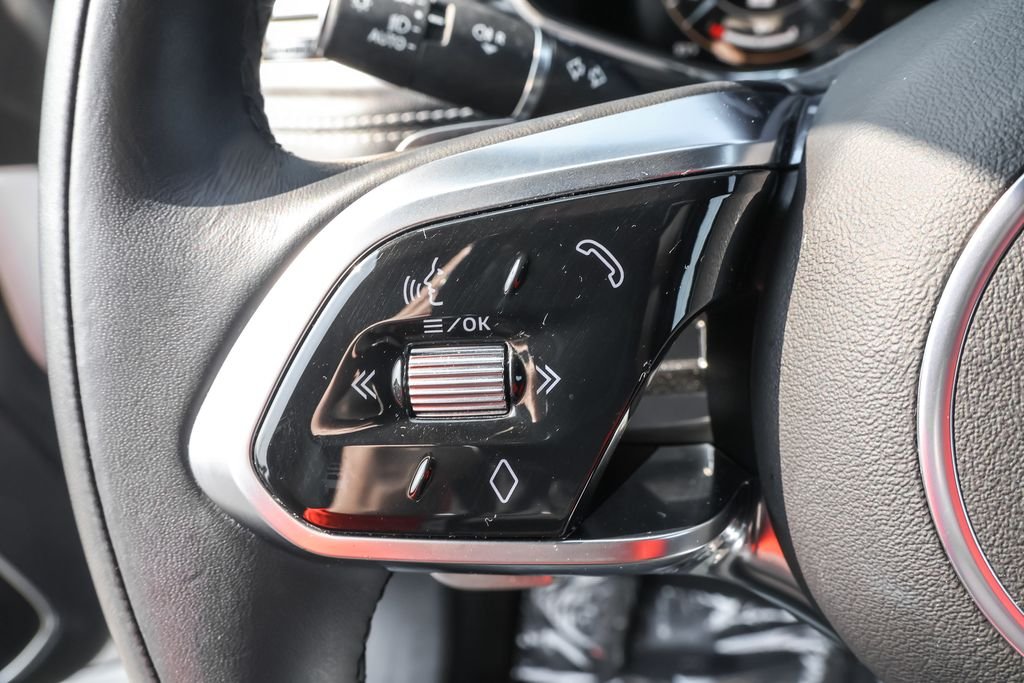 Used 2024  Jaguar P400 R-Dynamic S image 21