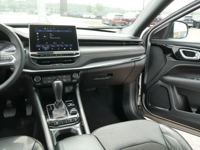 Used 2024 Silver Jeep Trailhawk image 23