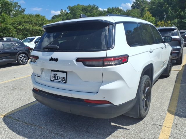 Used 2023 White Jeep Altitude 4x4 image 4