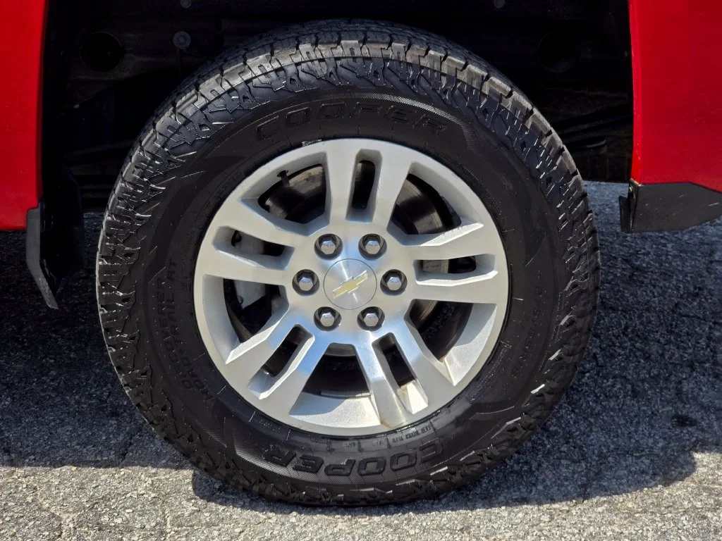 Used 2018 Red Chevrolet LT image 23