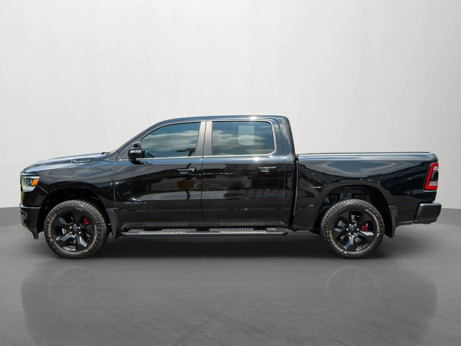 Used 2019 Diamond Black Crystal Pearlcoat Ram Big Horn/Lone Star image 4