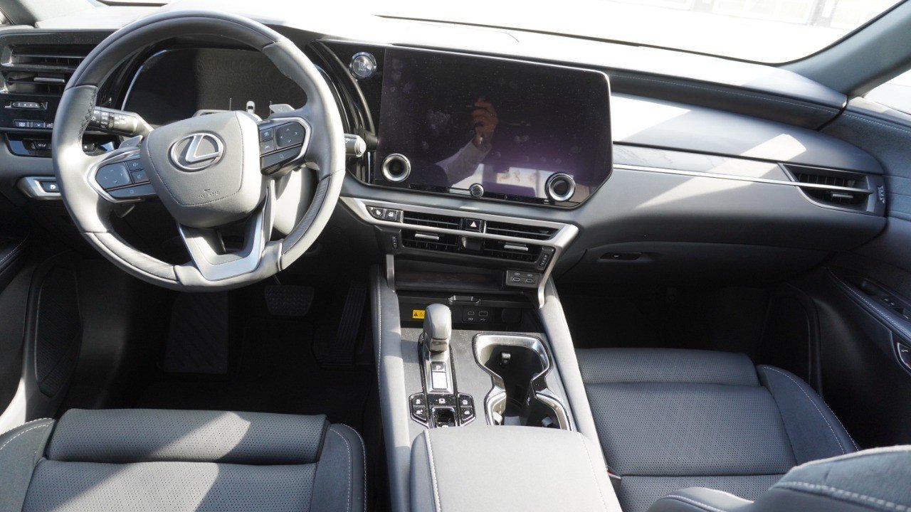 Used 2025 White Lexus RX 350 Luxury image 15