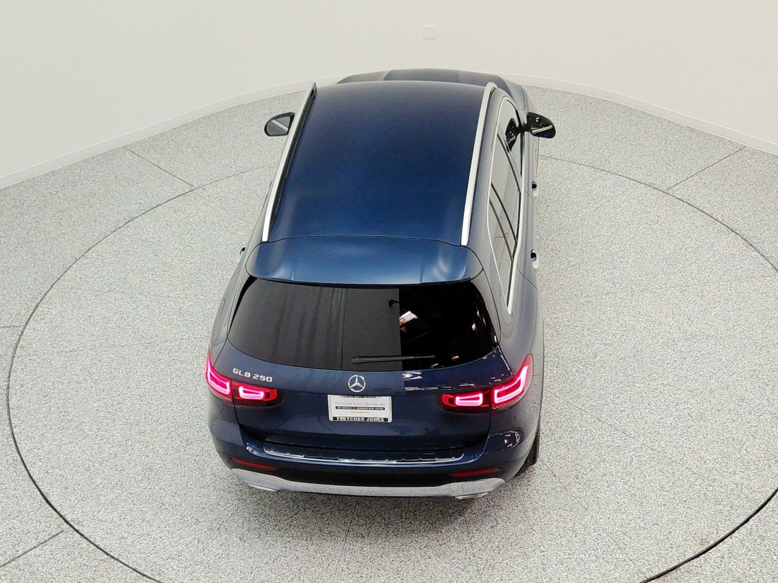 Used 2022 Denim Blue Metallic Mercedes-Benz GLB 250 SUV image 27