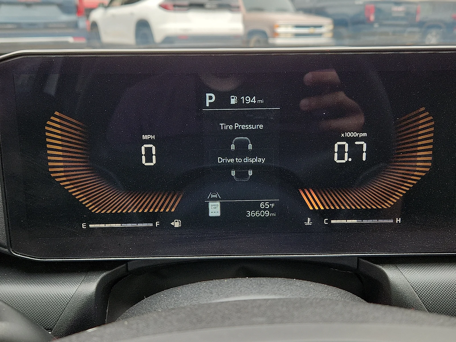 Used 2025 White Kia LXS image 23