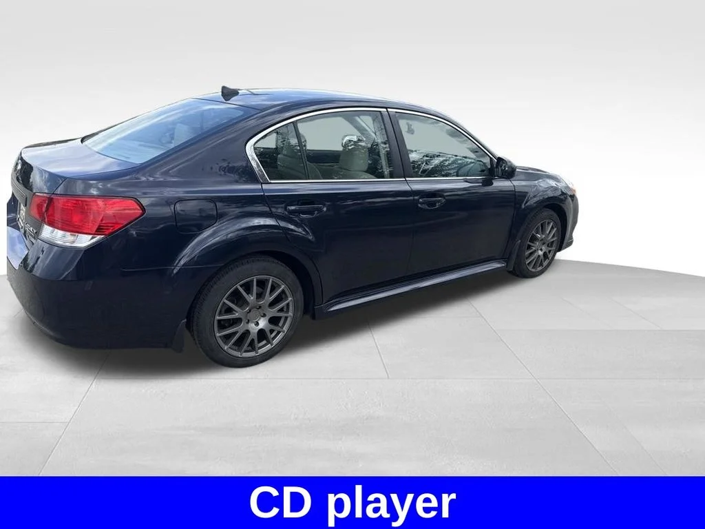 Used 2012  Subaru 2.5i image 5