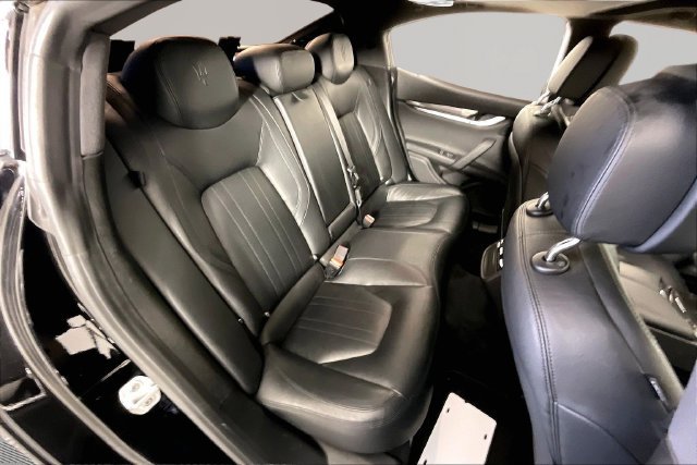 Used 2017  Maserati Base image 22