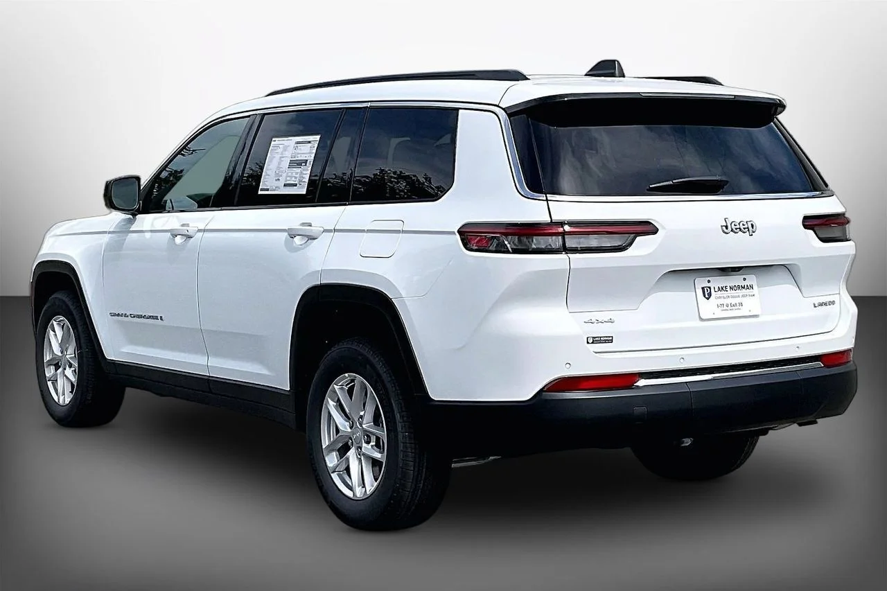 New 2026 Bright White Clearcoat Jeep Laredo X image 6