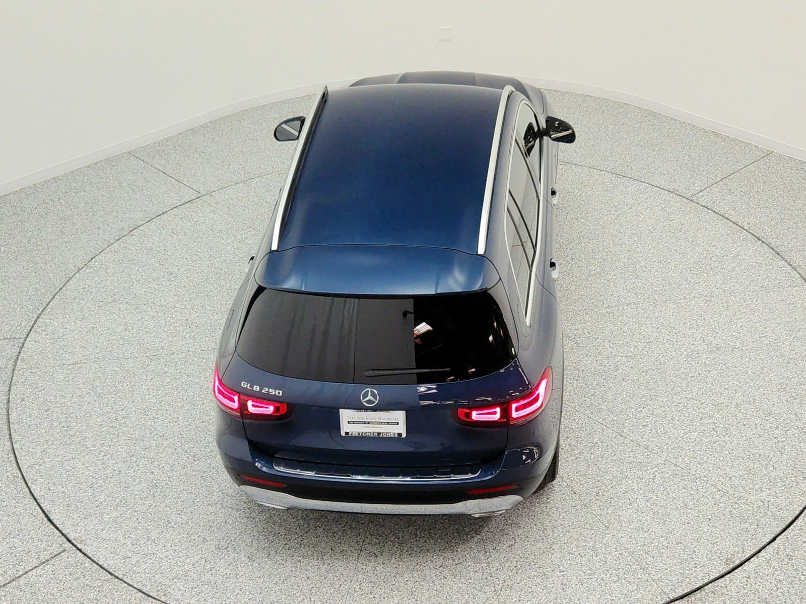 Used 2022 Denim Blue Metallic Mercedes-Benz GLB 250 SUV image 27
