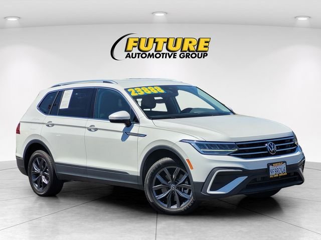 Used 2023  Volkswagen 2.0T SE image 1