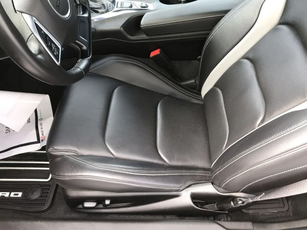 Used 2022 Blue Chevrolet 2LT image 12