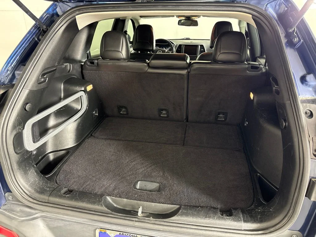 Used 2018 Blue Jeep Latitude Plus image 16
