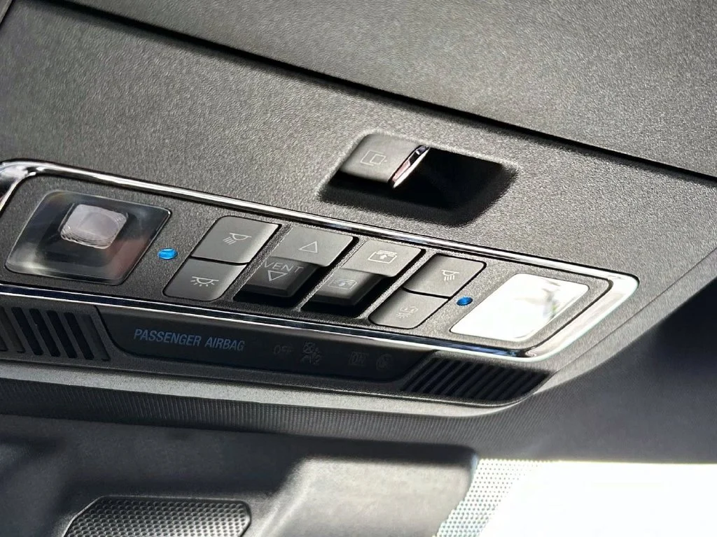 Used 2023 Black Metallic Ford Lariat image 39