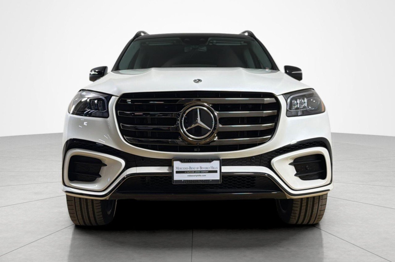 Certified Used 2024 MANUFAKTUR Diamond White Metallic Mercedes-Benz GLS 450 image 8