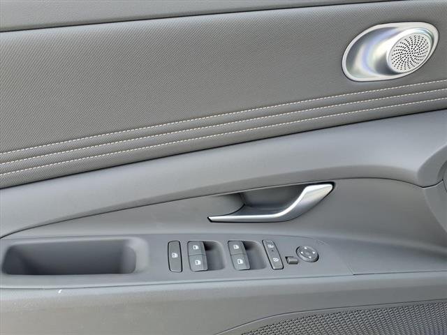 2024 Hyundai Elantra SEL - Photo 18