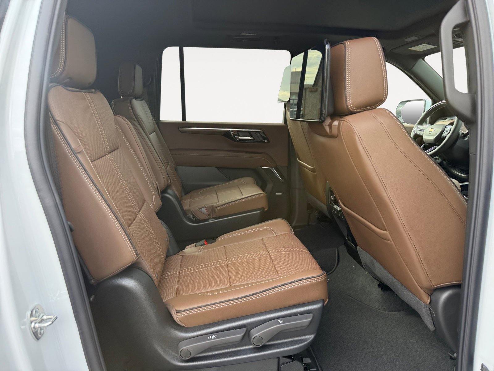 2026 Chevrolet Suburban High Country - Photo 18
