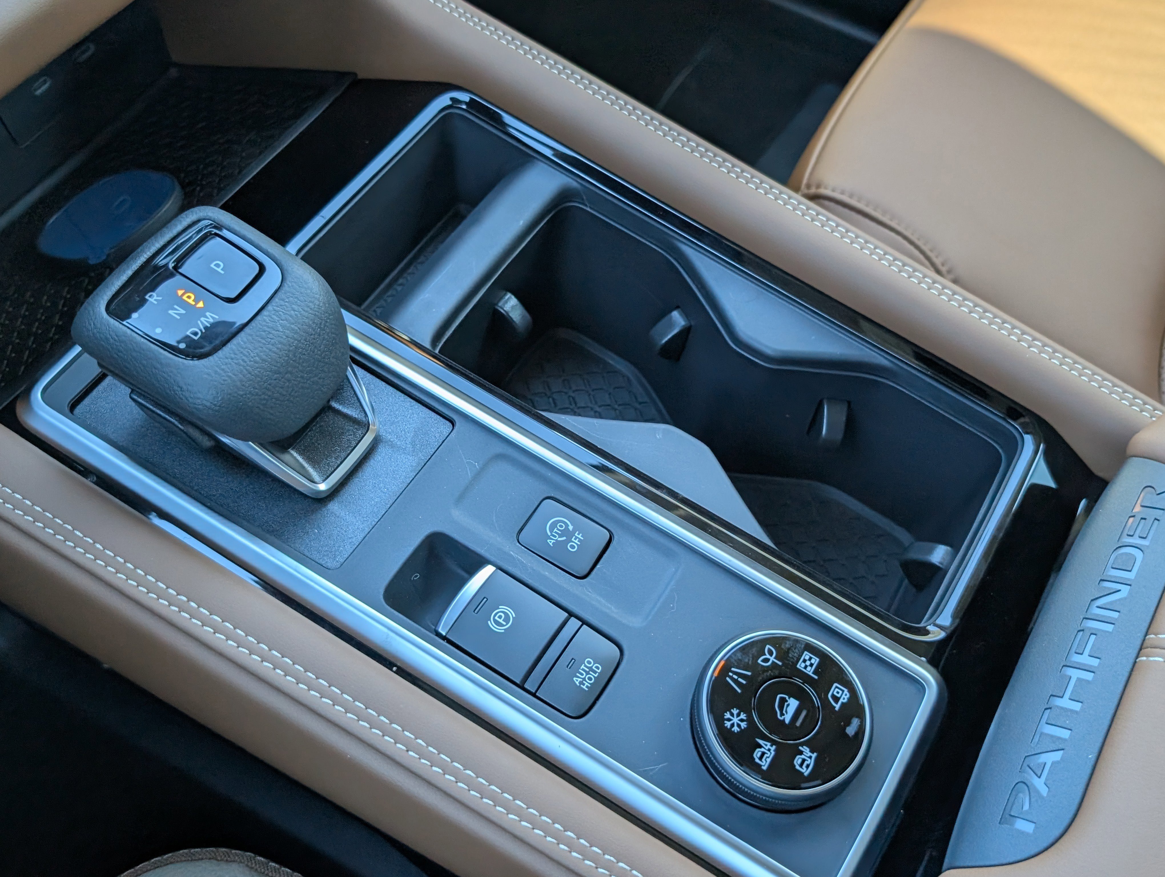 2026 Nissan Pathfinder Platinum - Photo 18
