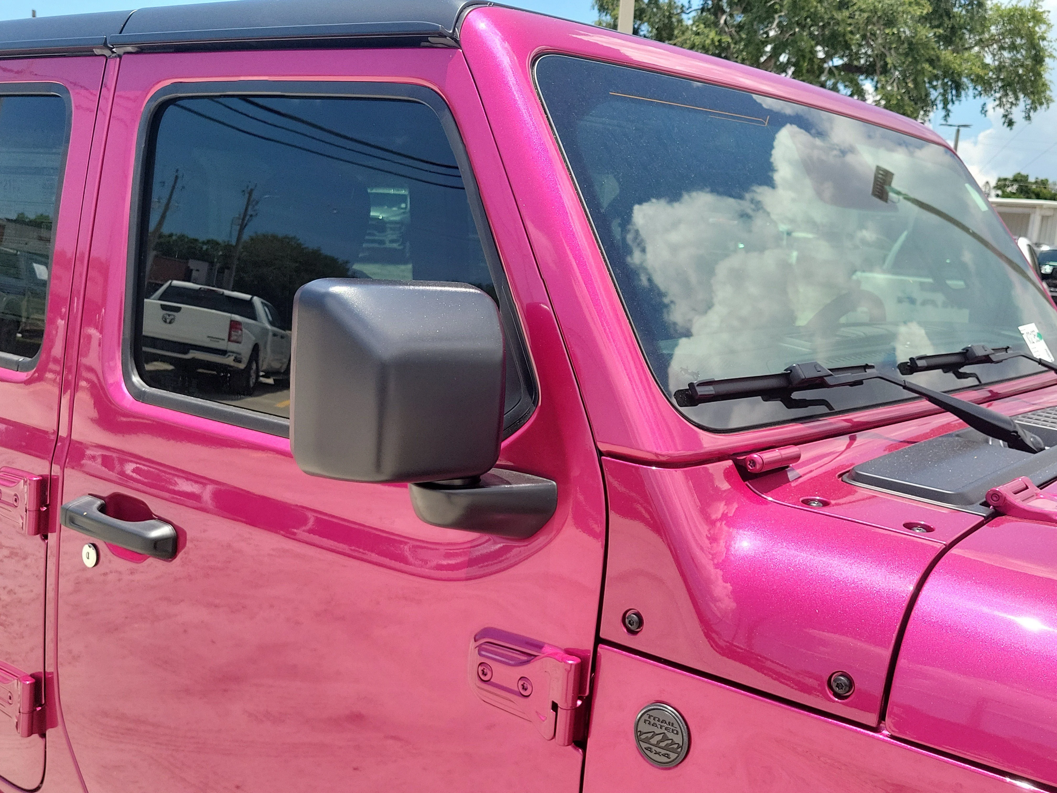 New 2026 Tuscadero Pearlcoat Jeep Sport S image 9