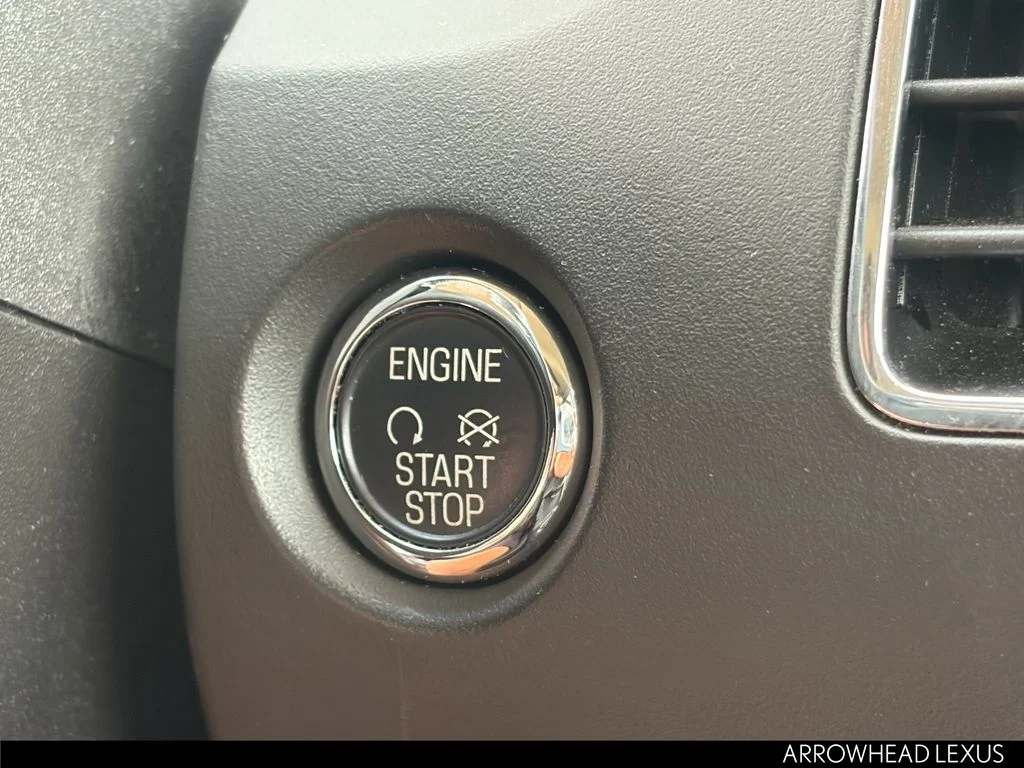 Used 2019 White Ford SEL image 22