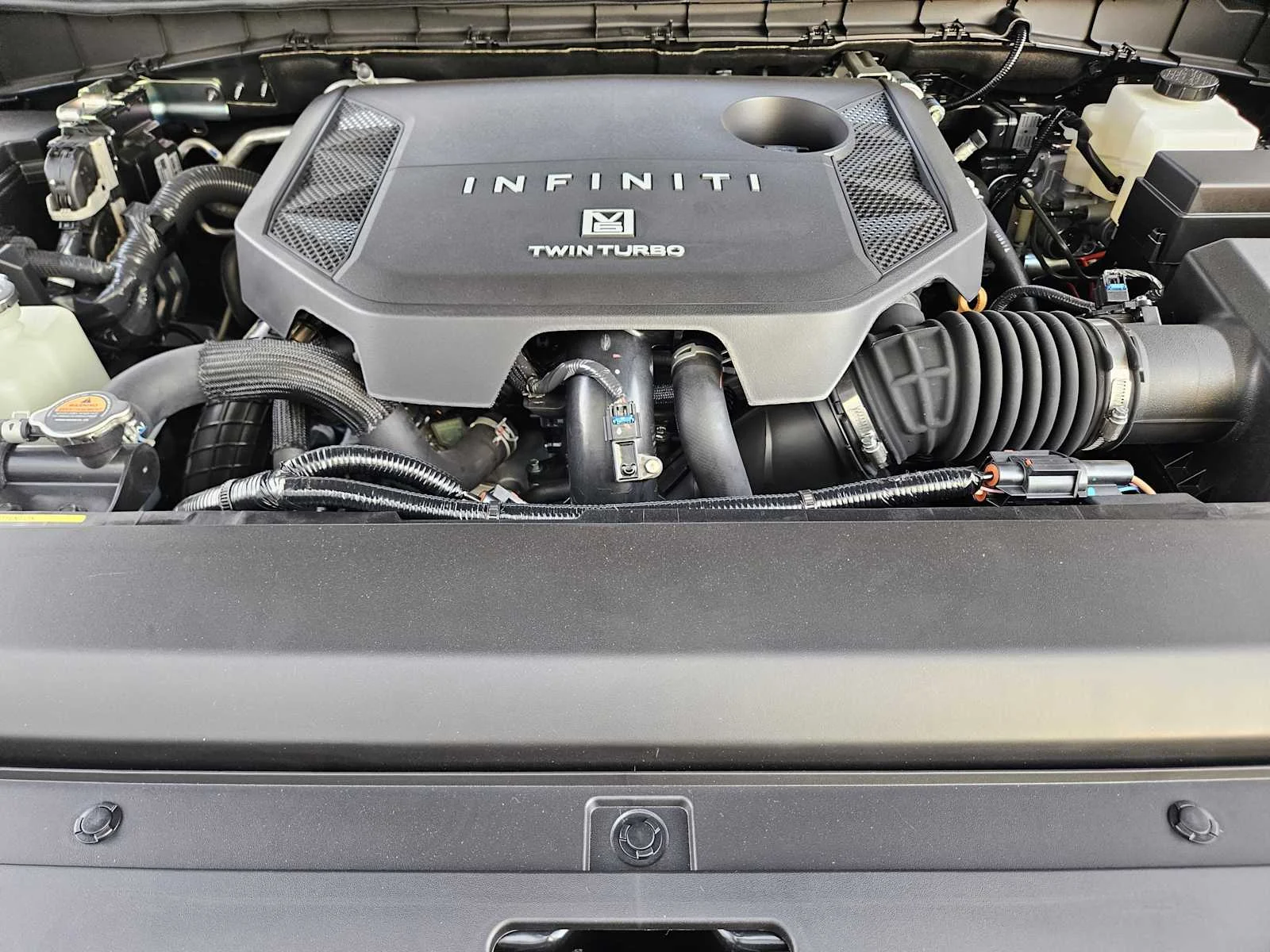New 2027 DYNAMIC METAL INFINITI Luxe 4WD image 23