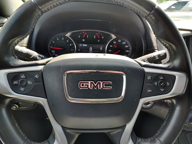 Used 2020 Blue GMC SLE image 11