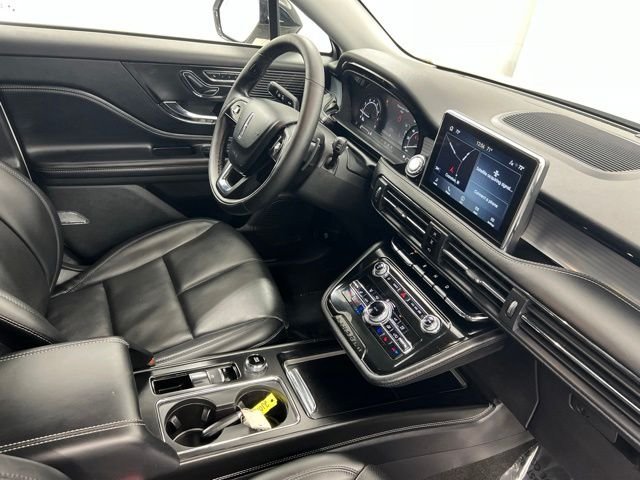 Used 2022 White Lincoln Standard image 26