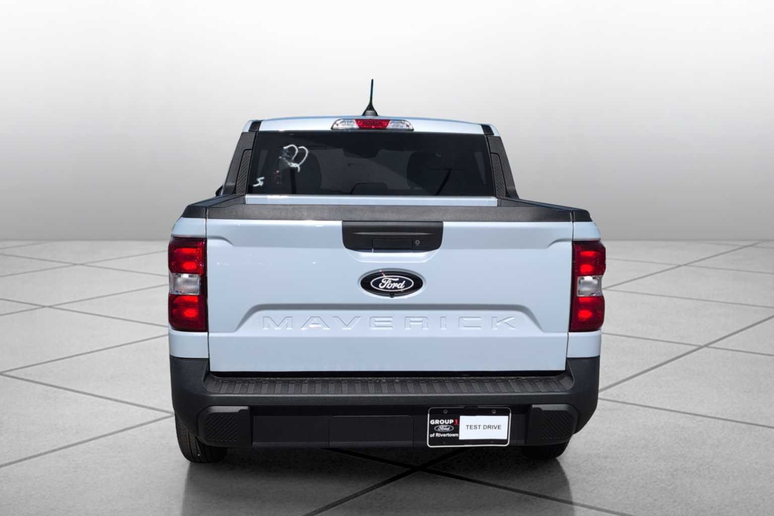 View vehicle photo 4