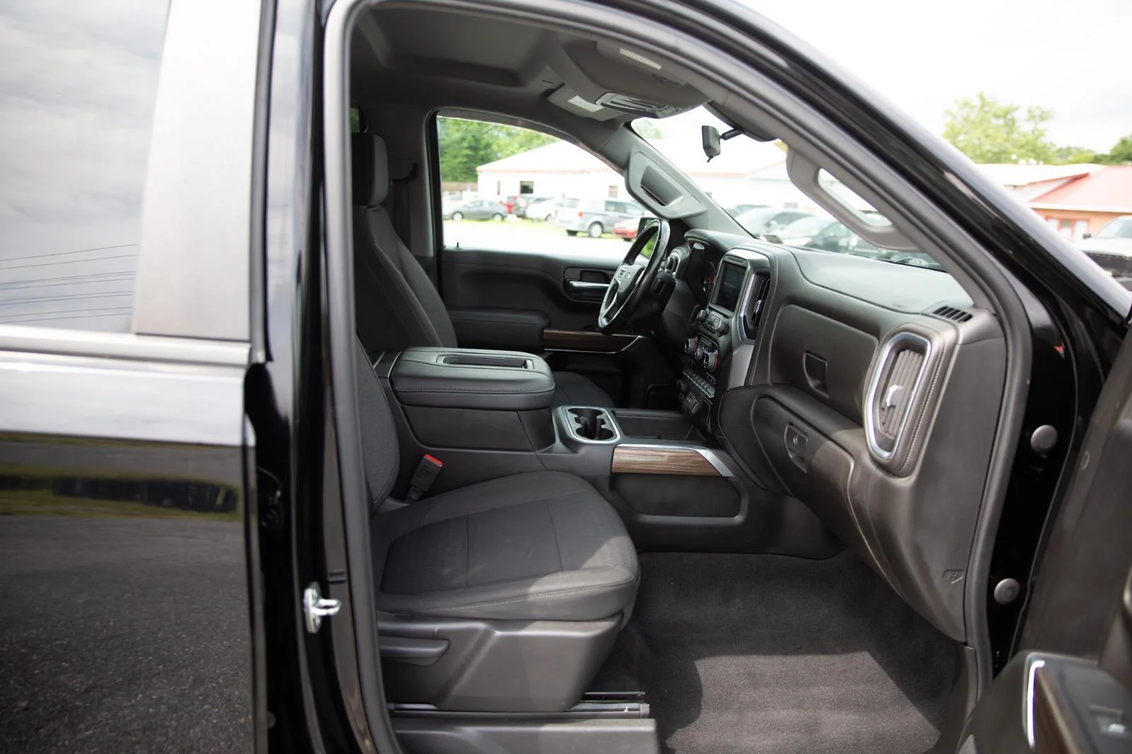 Used 2021 BLACK Chevrolet RST image 22
