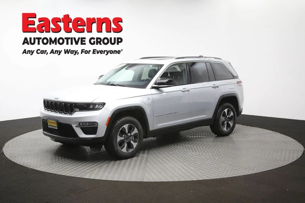 Used 2022 Silver Jeep 4xe image 59
