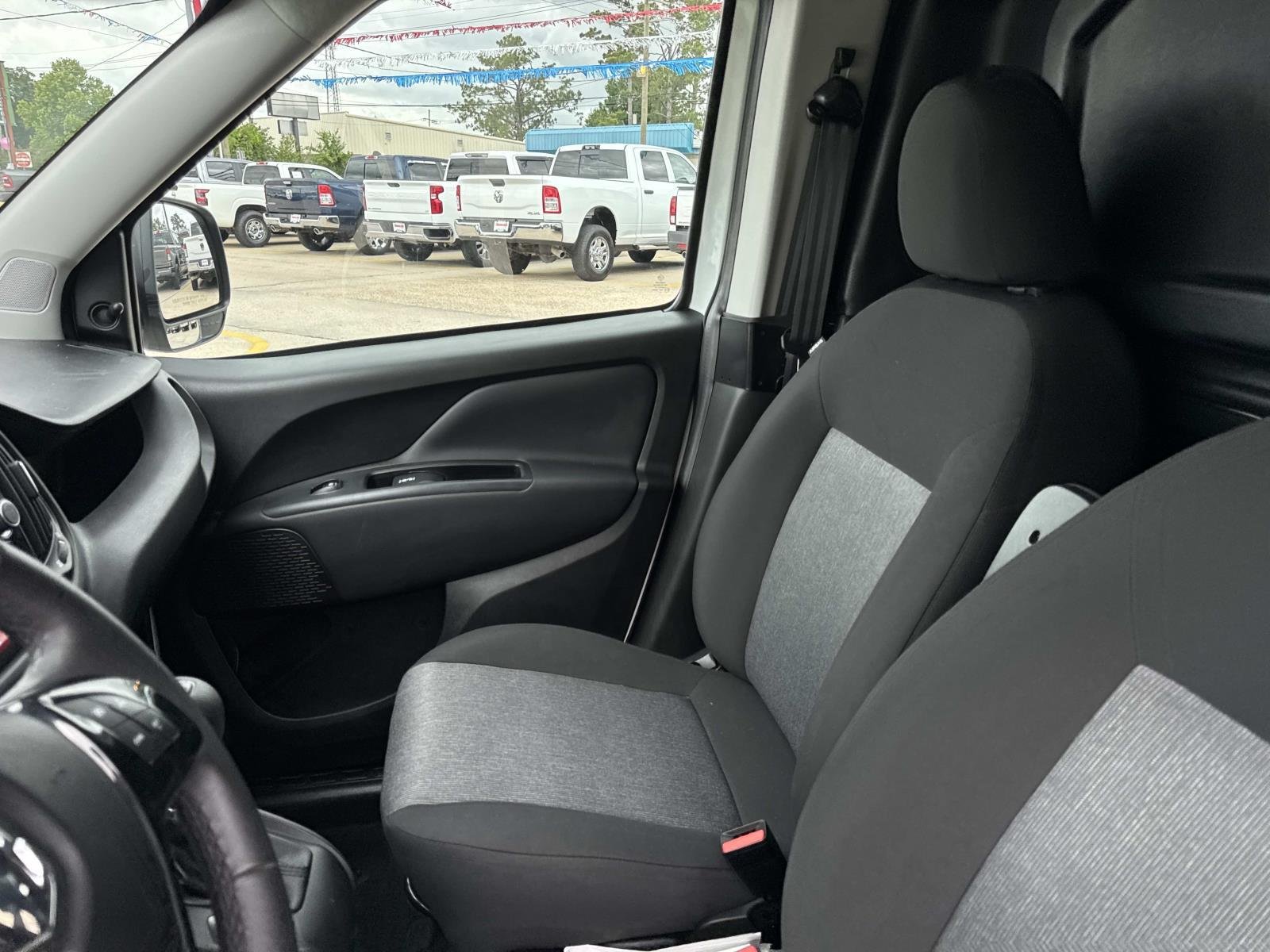 Used 2022 Bright White Ram Tradesman image 15
