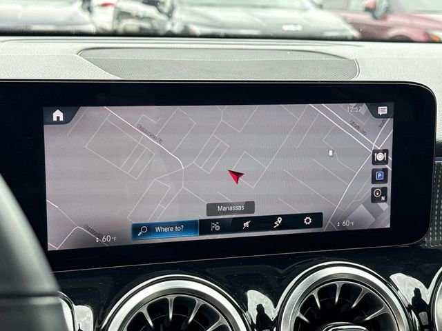 Used 2022 White Mercedes-Benz GLB 250 image 3