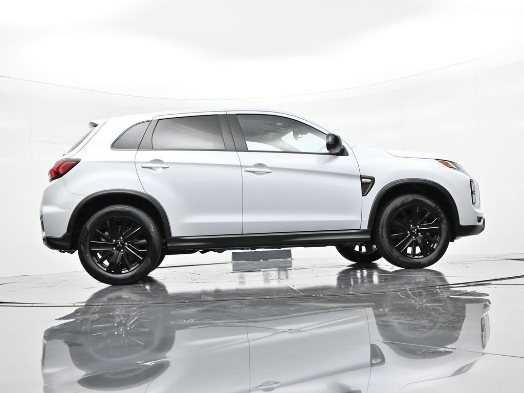 New 2026 White Mitsubishi 2.0 LE image 30