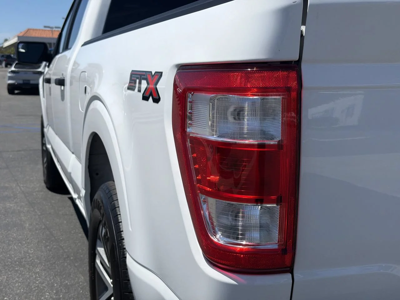Used 2023 OXFORD WHITE Ford XL image 15