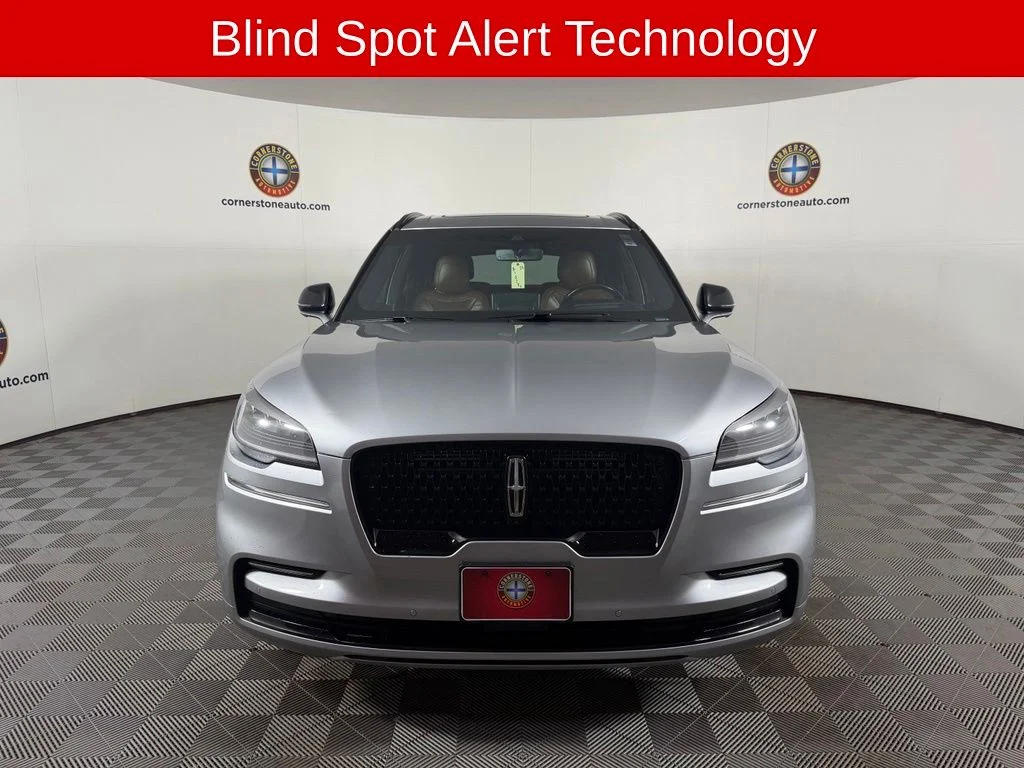 Used 2023 Radiance Metallic Lincoln Reserve image 18