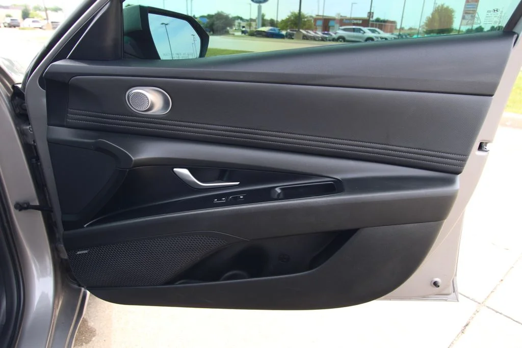 Used 2023 Silver Hyundai Limited image 40