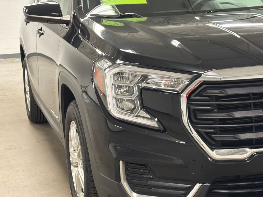 Used 2024 Black GMC SLE image 5